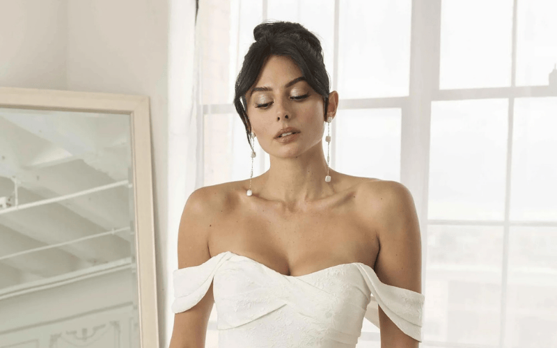 bride wearing pearls